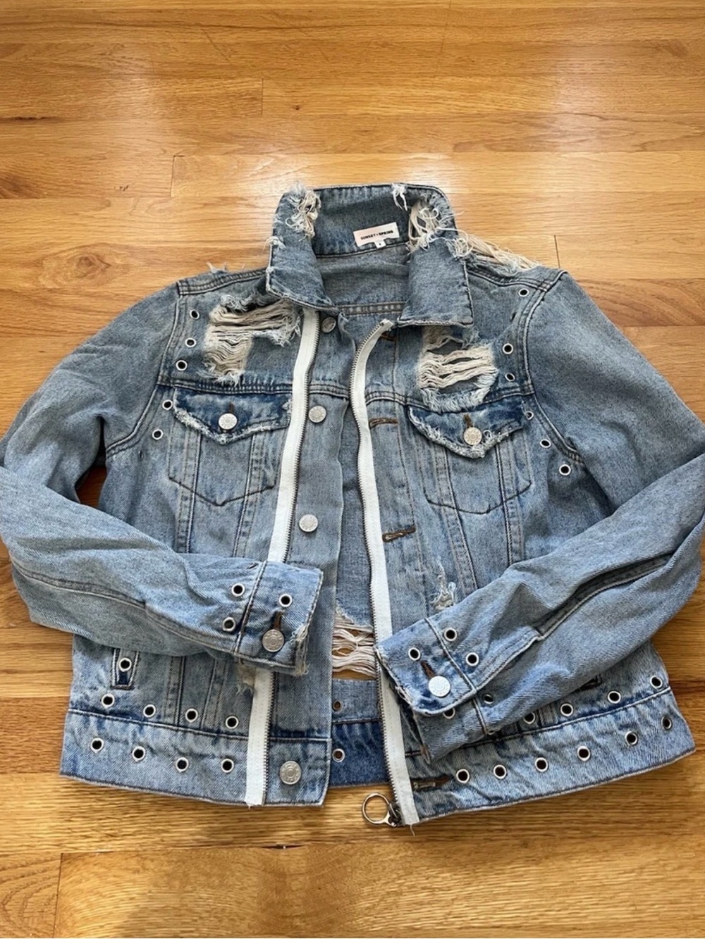 Sunset + Spring Women’s Distressed Denim Jacket Metal Details Size Small